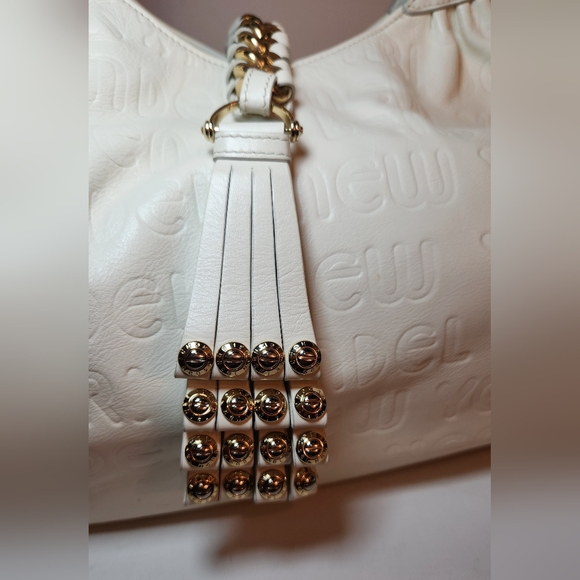 Henri bendel logo embossed ivory off-white hobo shoulder bag - Picture 5 of 7